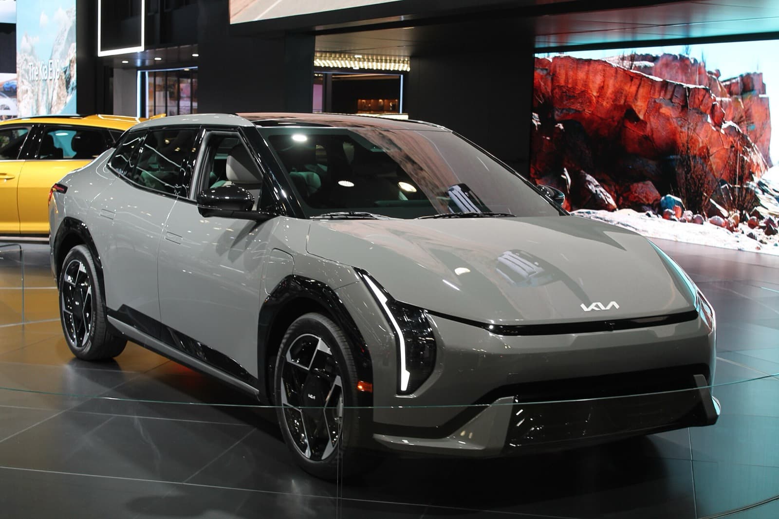 Kia EV4 Fastback 81,4 kWh Business Plus