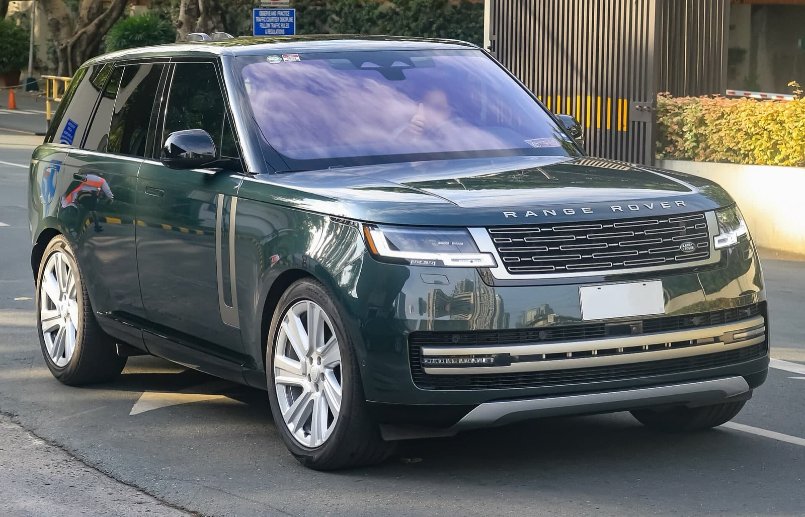 Land Rover Range Rover Electric EV450 AWD SE