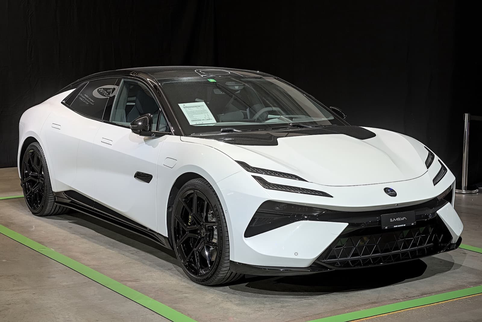 Lotus Emeya Business Edition