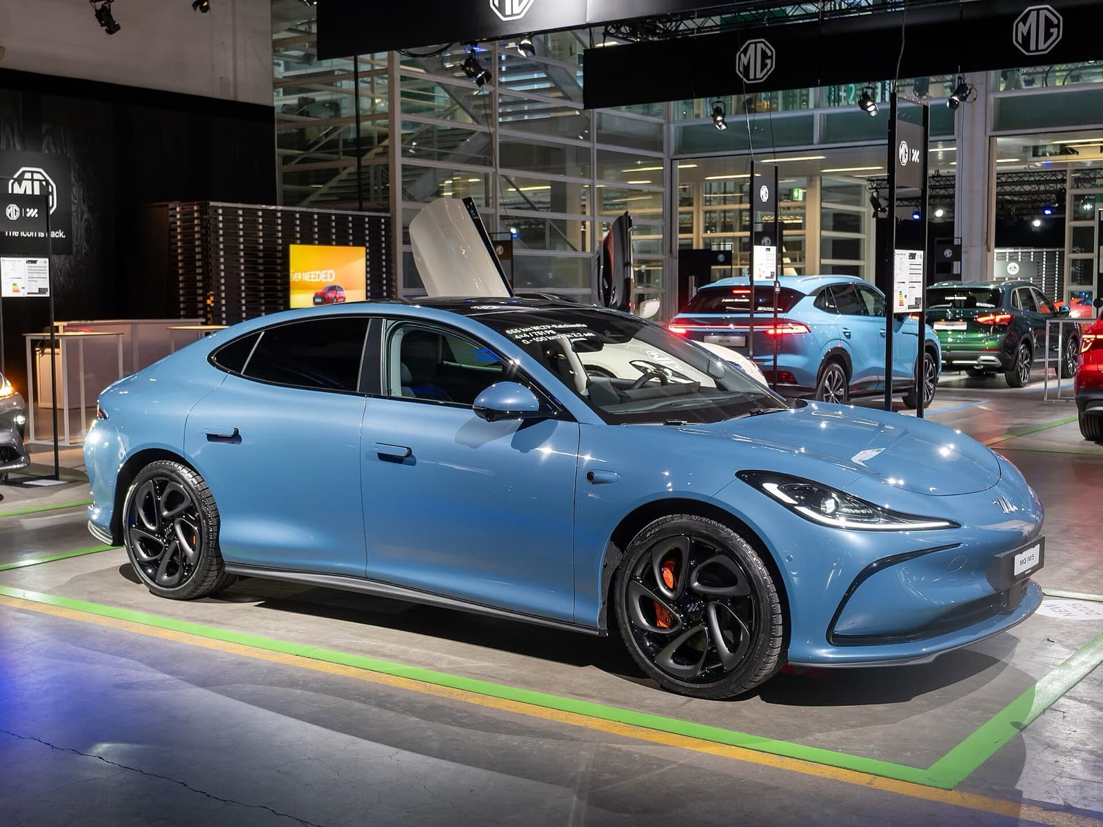 MG IM5 75 kWh Standard Range RWD