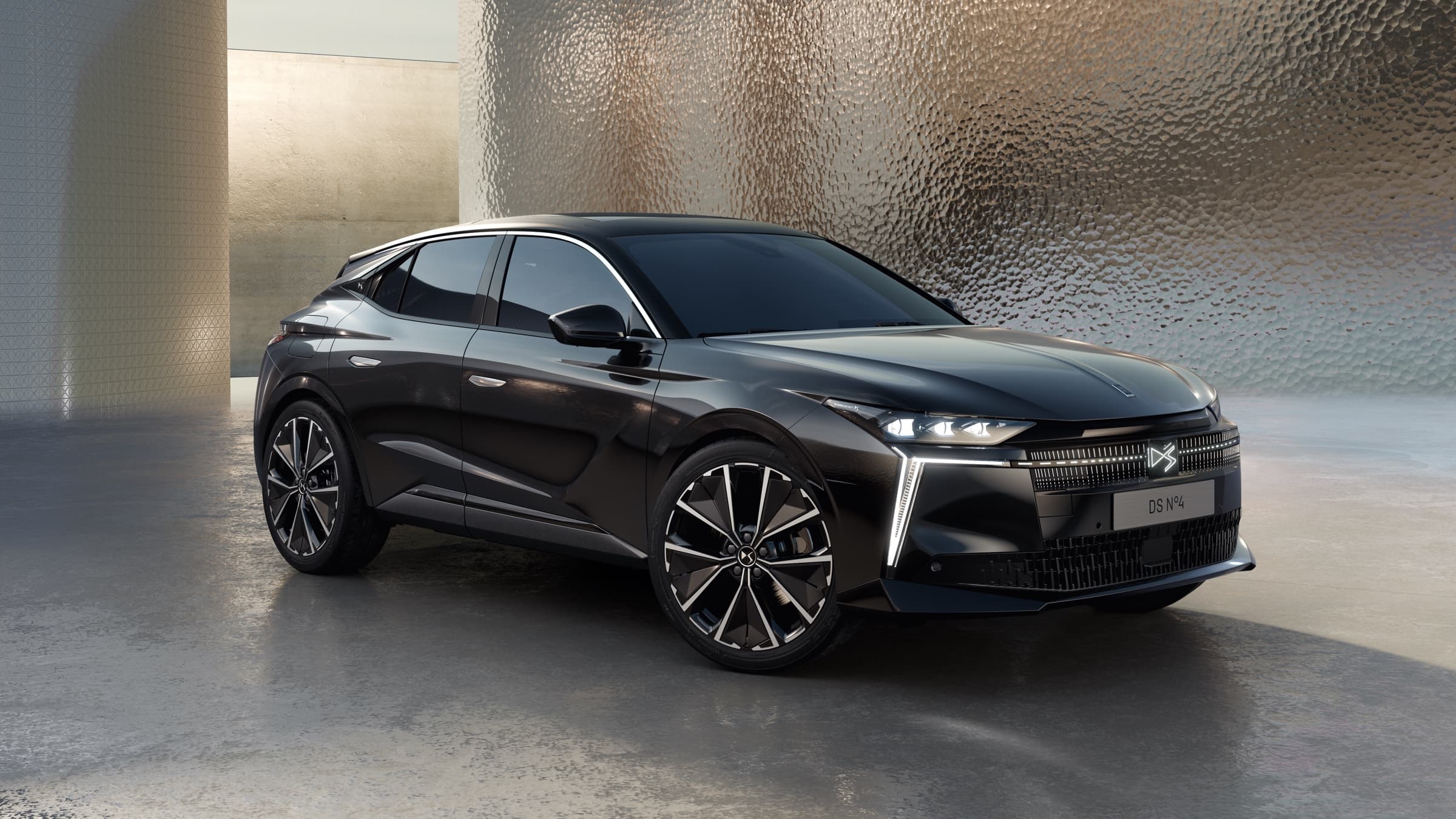 DS Automobiles N°4 E-TENSE 215 Pallas