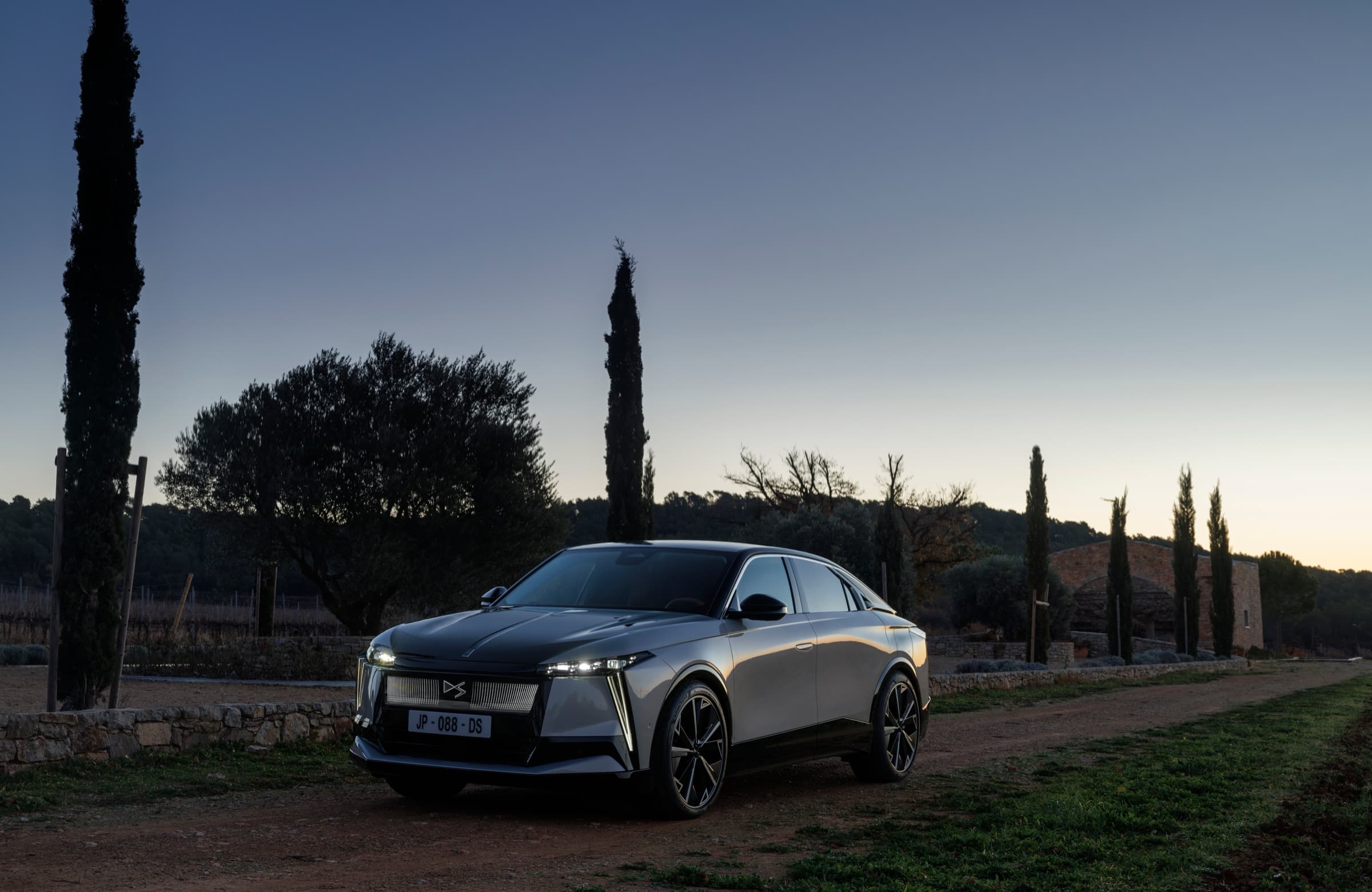 DS Automobiles N°8 FWD Long Range 245 pk Pallas